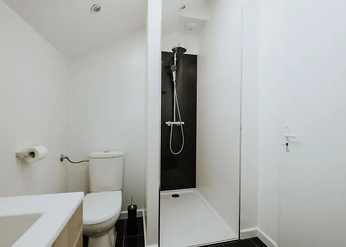 Le Clos De La Pomponnette Bed & Breakfast 4*