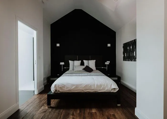 Le Clos De La Pomponnette Bed & Breakfast