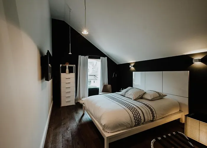 Le Clos De La Pomponnette Bed & Breakfast 4*