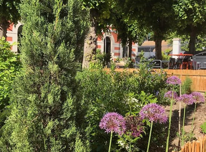 Le Clos De La Pomponnette Bed & Breakfast