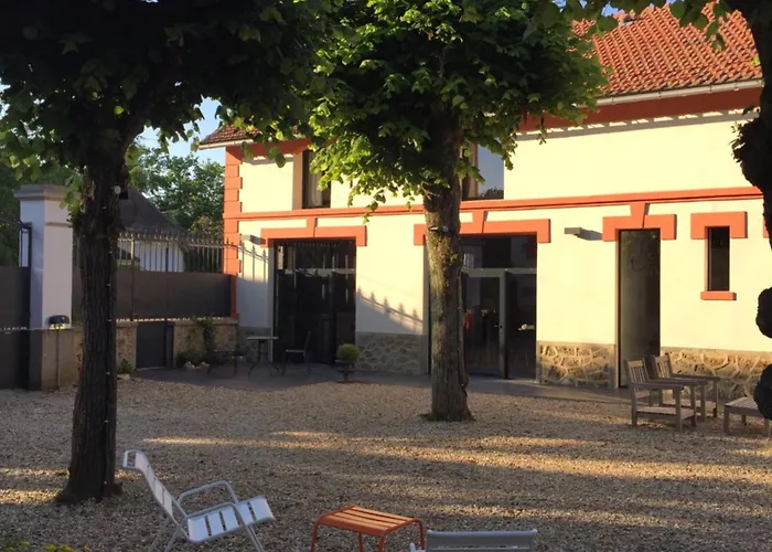 Le Clos De La Pomponnette Bed & Breakfast 4*