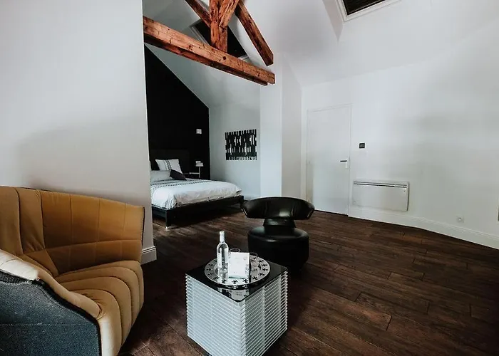 Le Clos De La Pomponnette Bed & Breakfast Pomponne